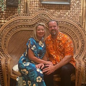 Meet your Posher, Thia